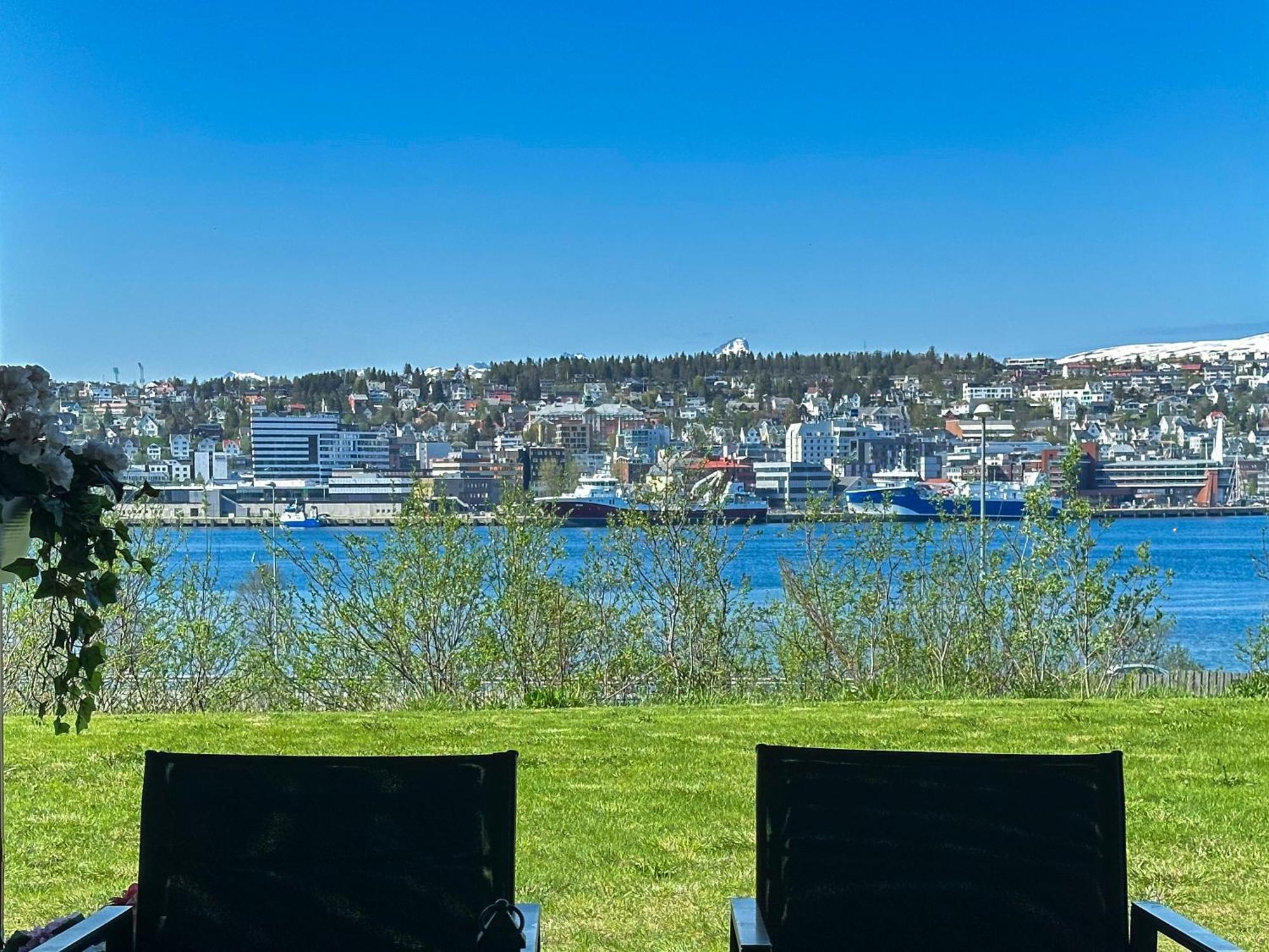 Apartamento Panorama View - Free Parking - Perfect For Couples Tromsø Exterior foto